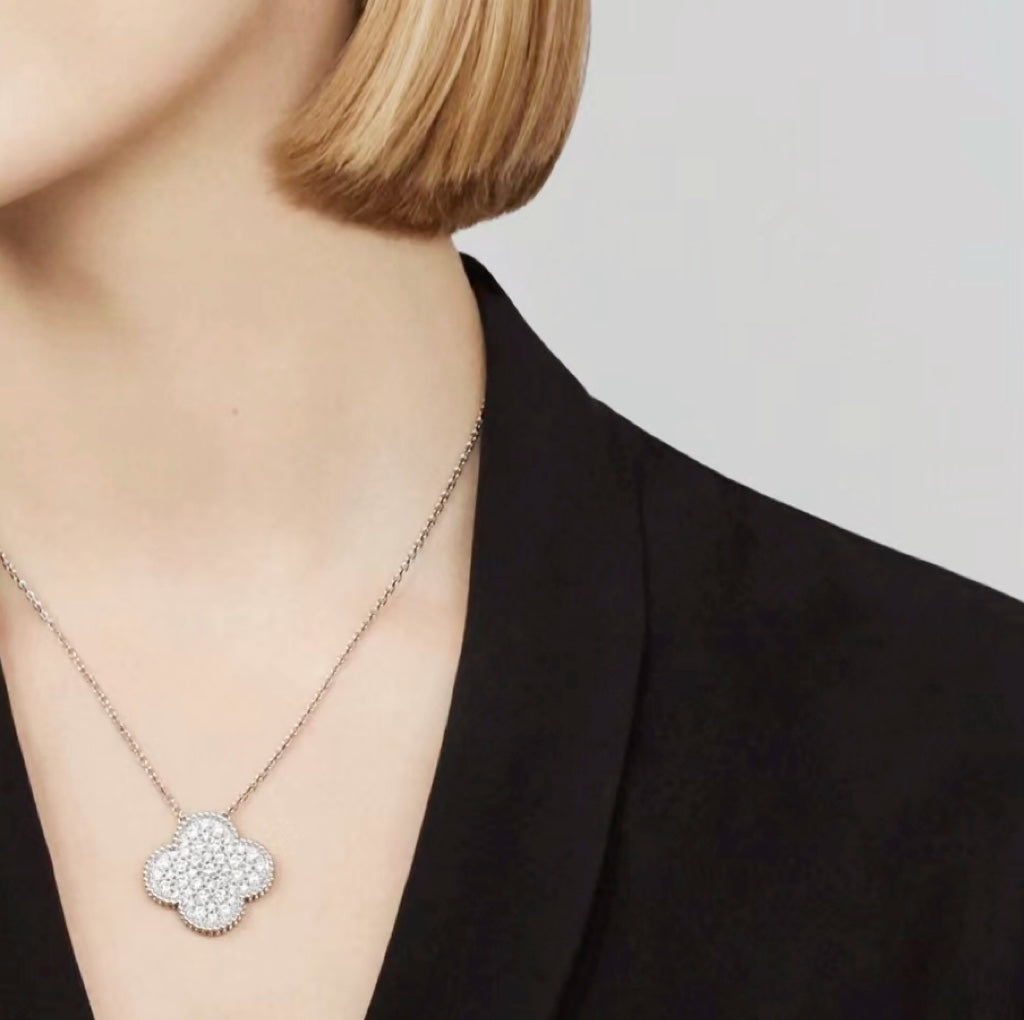 [Elowen Jewels]CLOVER 25MM LARGE PENDANT DIAMOND PAVED SILVER NECKLACE