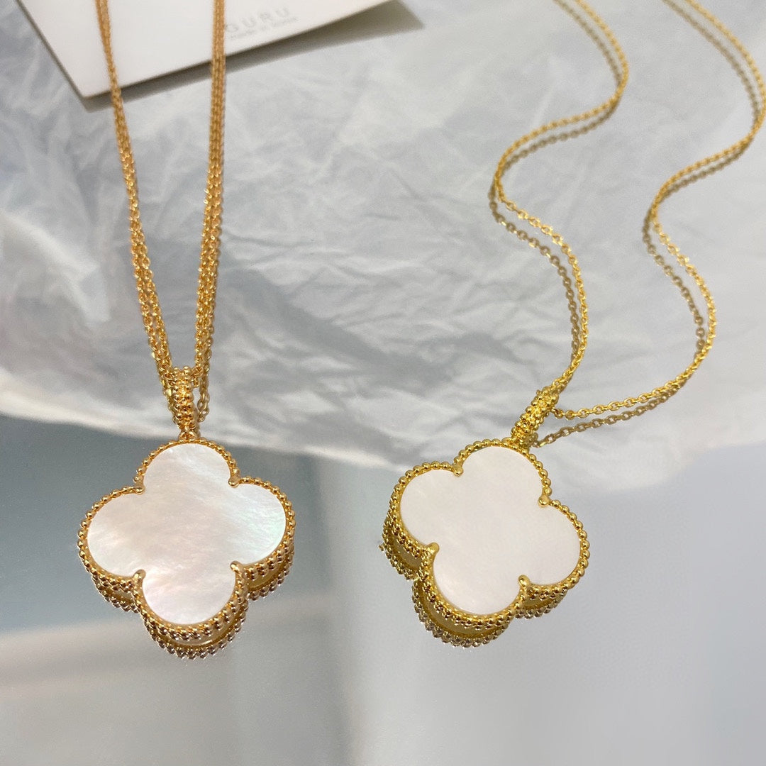 [Elowen Jewels]CLOVER 25MM MOP LARGE PENDANT NECKLACE