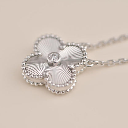 [Elowen Jewels]CLOVER  15MM DIAMOND LASER NECKLACE SILVER