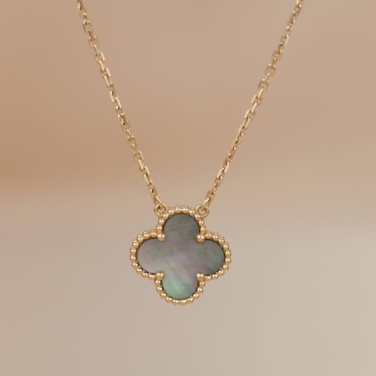 [Elowen Jewels]CLOVER 15MM  GRAY MOTHER OF PEARL NECKLACE