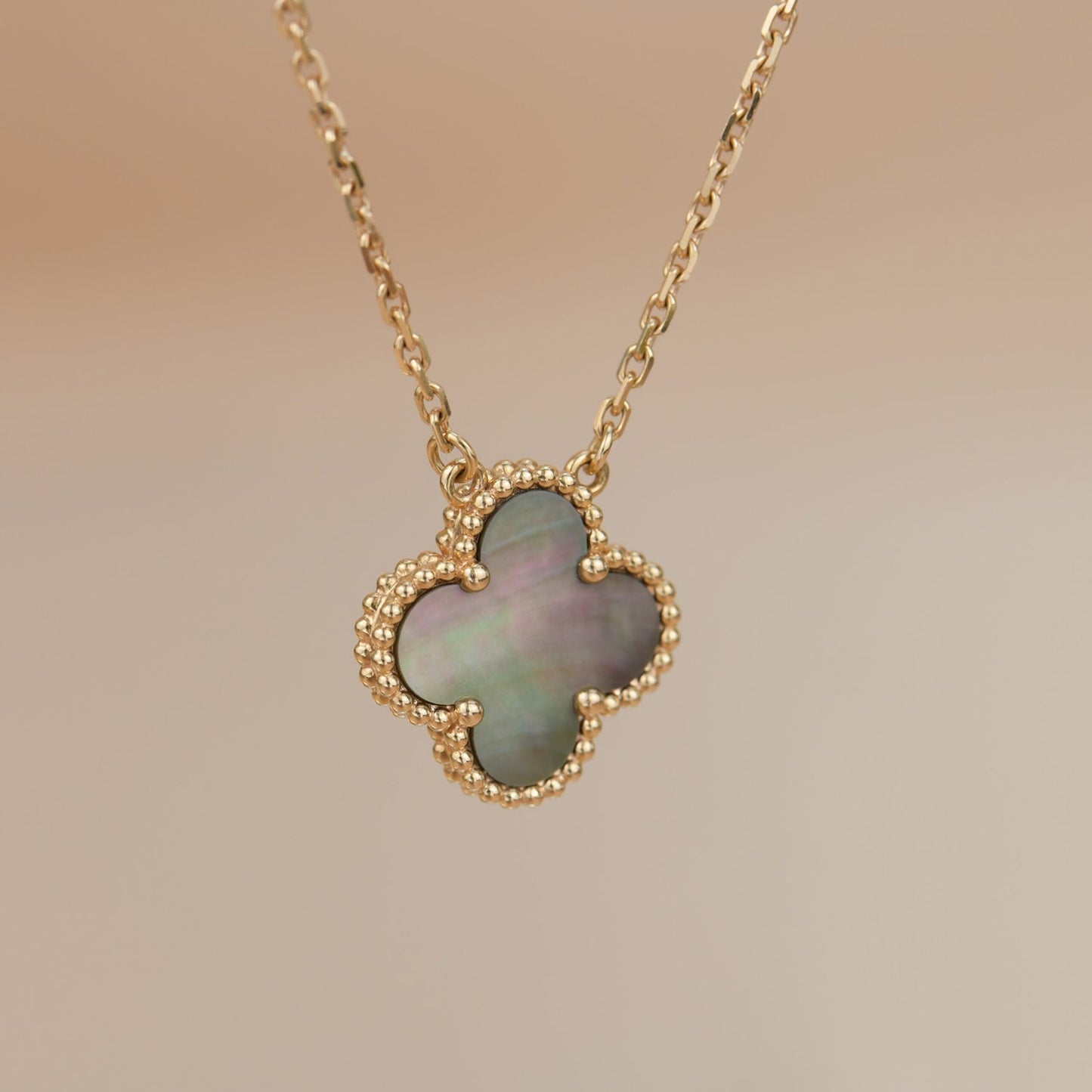 [Elowen Jewels]CLOVER 15MM  GRAY MOTHER OF PEARL NECKLACE