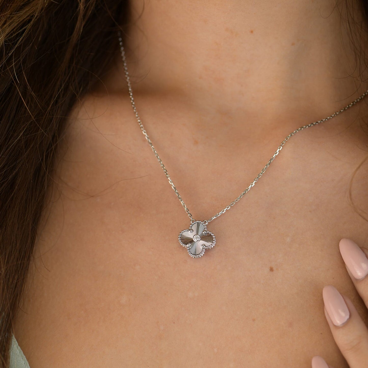 [Elowen Jewels]CLOVER  15MM DIAMOND LASER NECKLACE SILVER