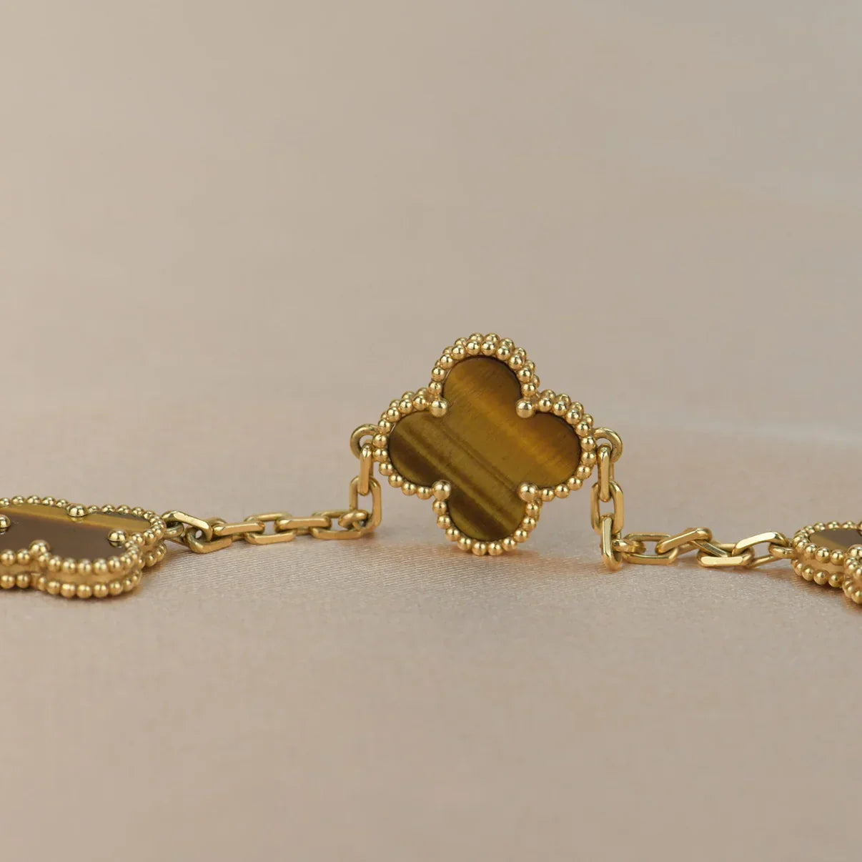 [Elowen Jewels] CLOVER 5 MOTIFS TIGER EYE BRACELET COLLECTION
