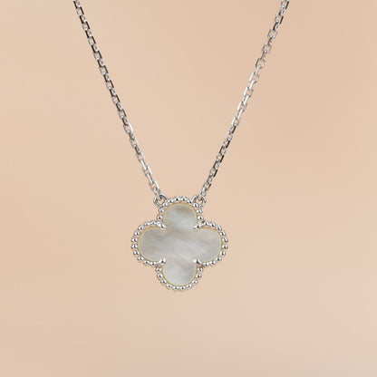 [Elowen Jewels]CLOVER  15MM WHITE MOTHER-OF-PEARL SILVER