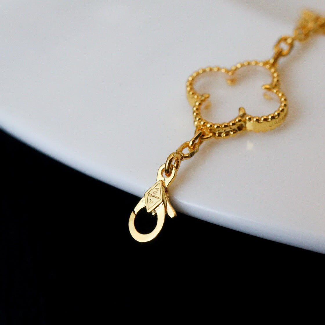 [Elowen Jewels]CLOVER 5 MOTIF ROCK CRYSTAL BRACELET