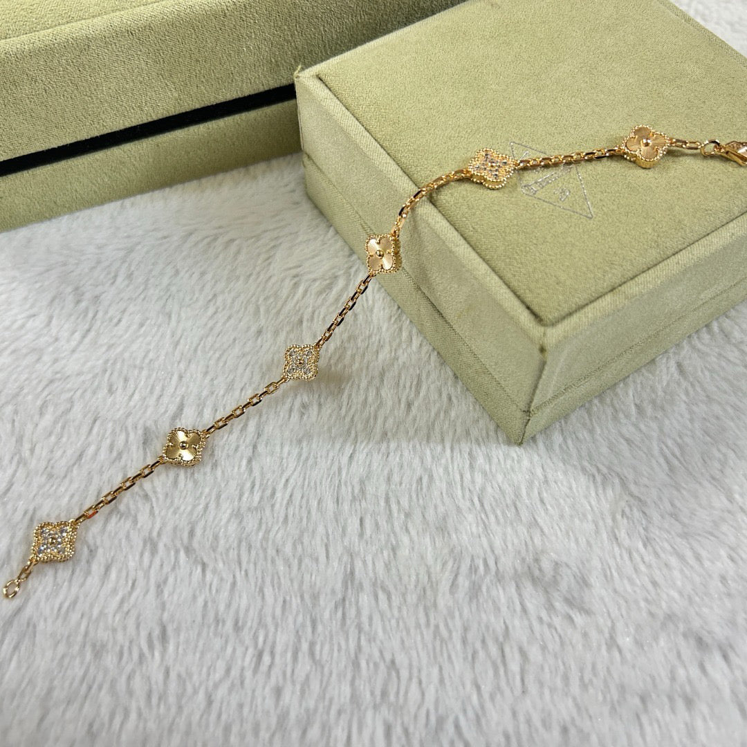 [Elowen Jewels]CLOVER 6 MOTIF DIAMOND LASER BRACELET
