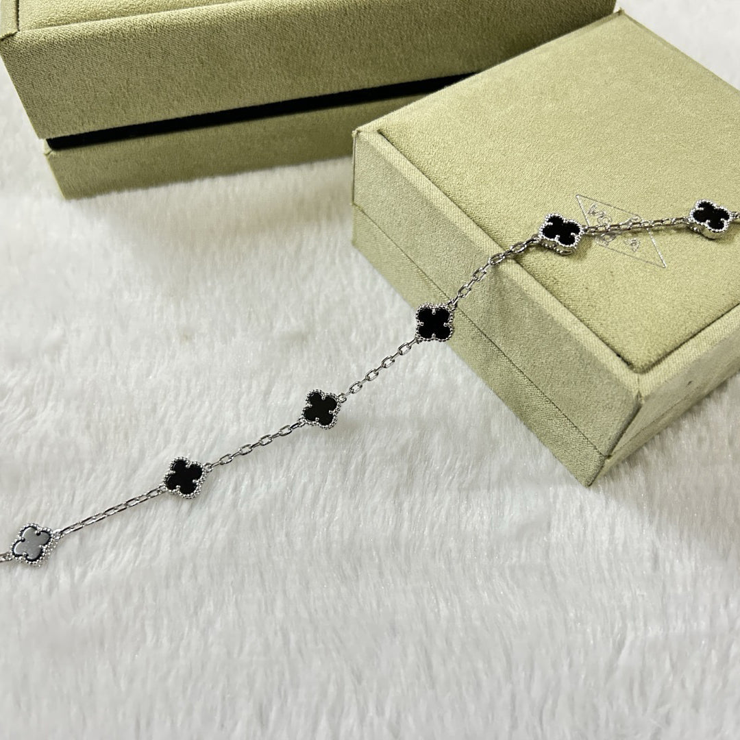 [Elowen Jewels]CLOVER 6 MOTIF  ONYXS BRACELET