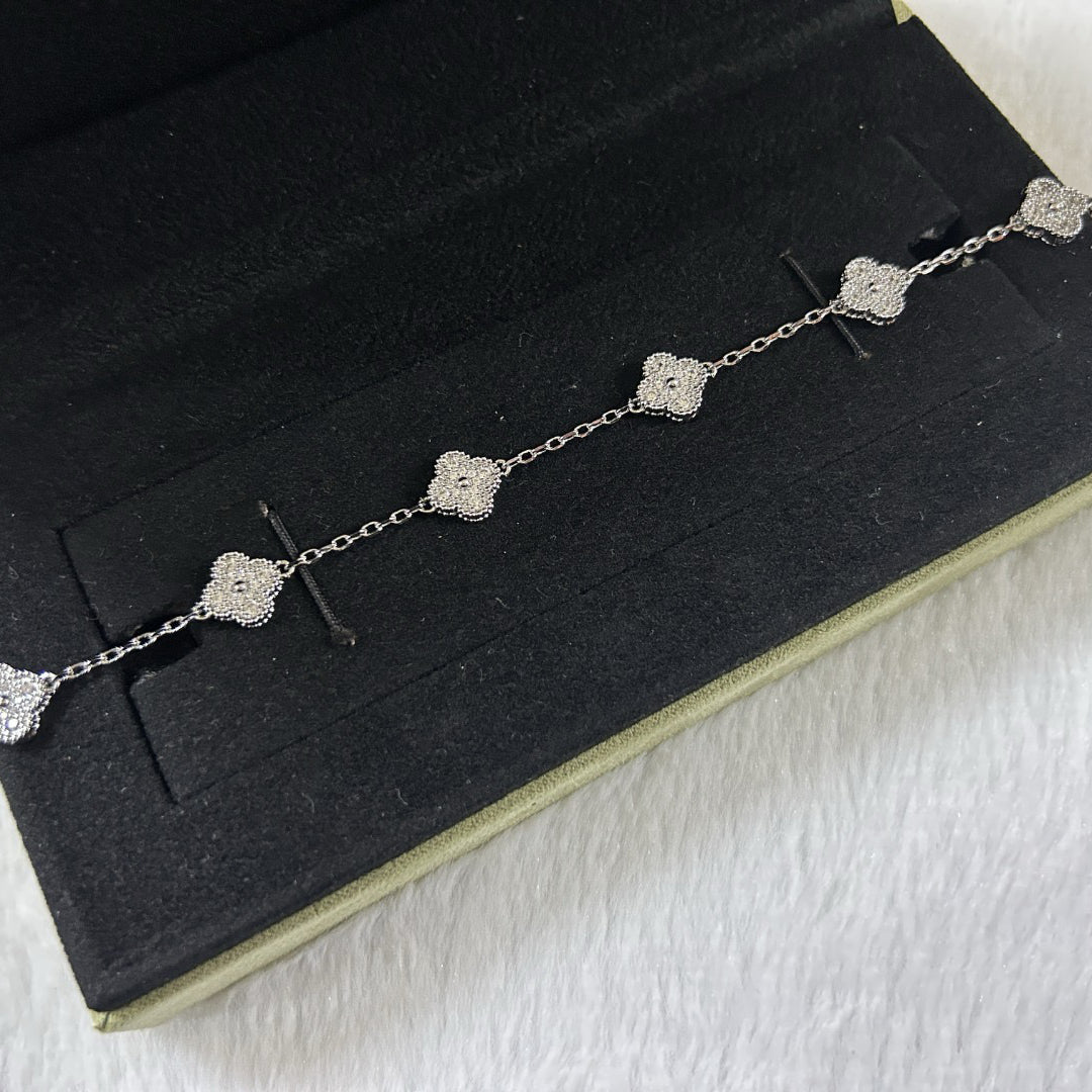[Elowen Jewels]CLOVER 6 MOTIF DIAMOND BRACELET