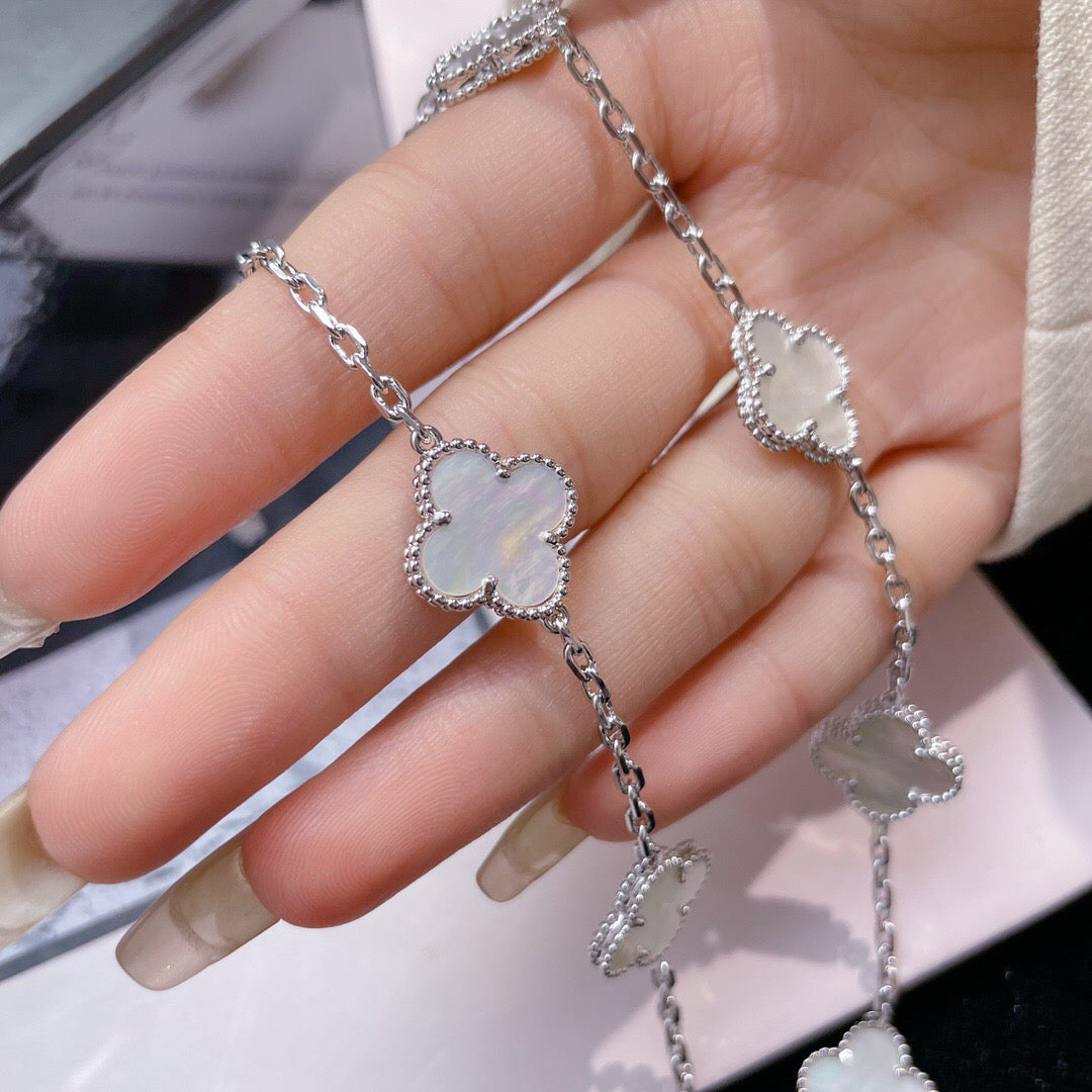[Elowen Jewels]CLOVER 10 MOTIFS WHITE MOTHER OF PEARL NECKLACE