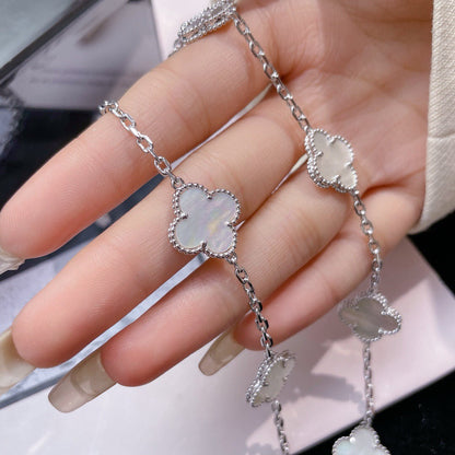 [Elowen Jewels]CLOVER 10 MOTIFS WHITE MOTHER OF PEARL NECKLACE