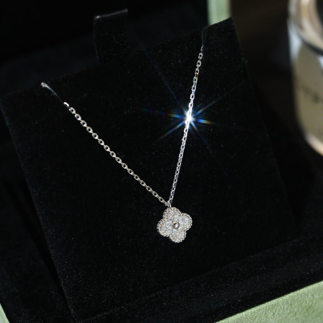 [Elowen Jewels]CLOVER MINI 9.5MM PENDANT DIAMOND NECKLACE