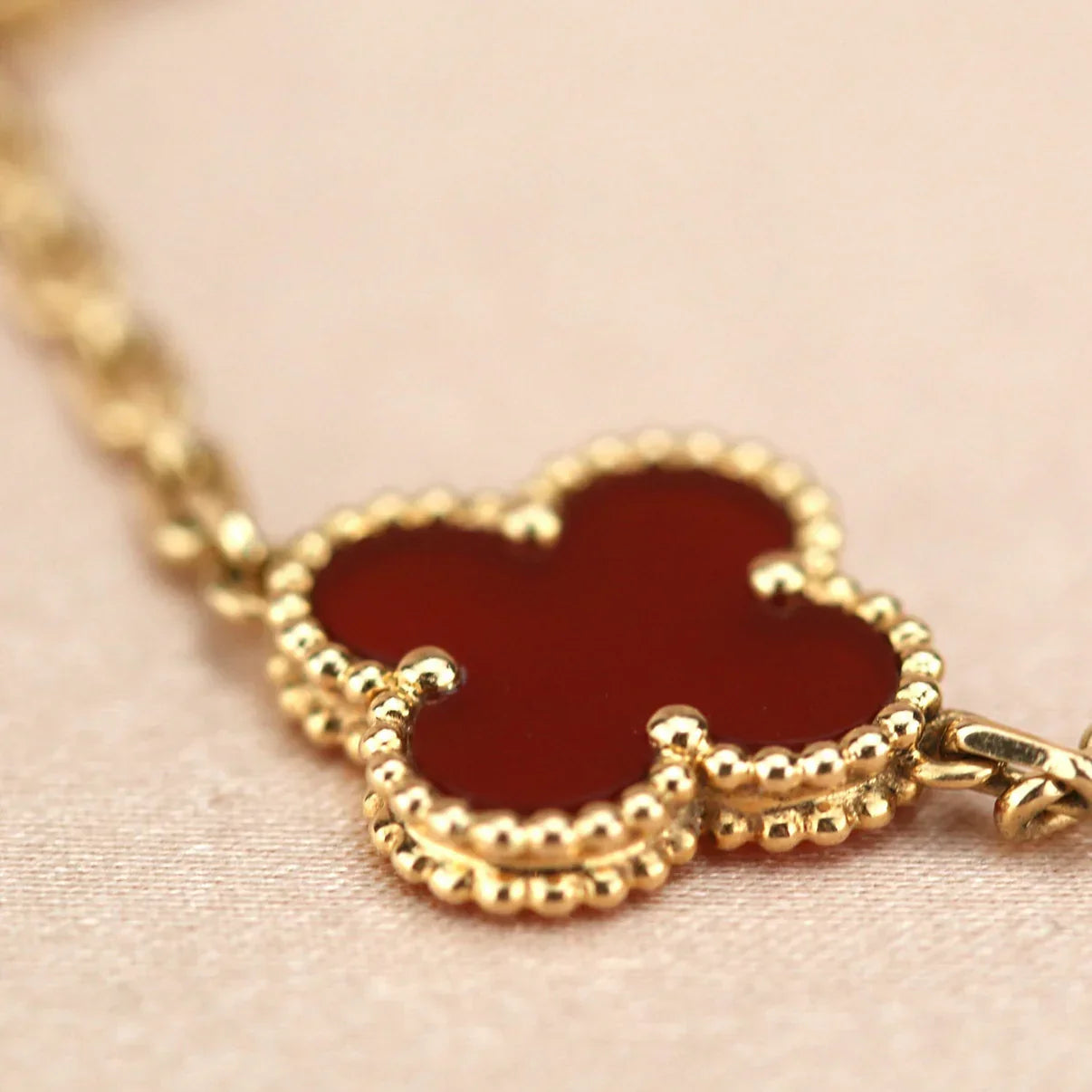 [Elowen Jewels] CLOVER 5 MOTIF RED CORNELIAN BRACELET COLLECTION
