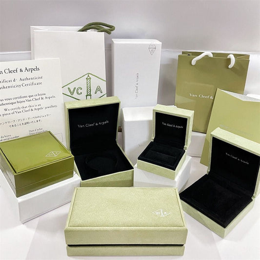 [Elowen Jewels]VA CLOVER BRACELET NECKLACE RING BOX GIFT BAG