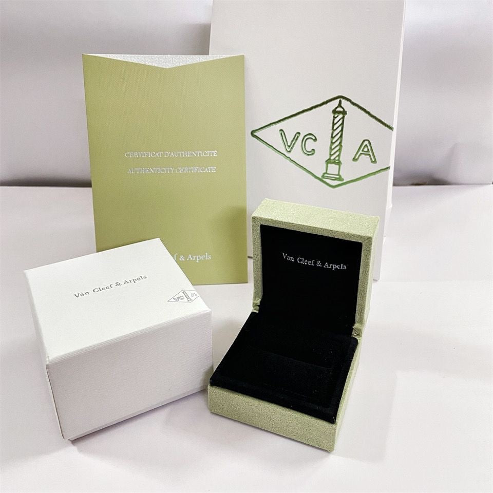 [Elowen Jewels]VA CLOVER BRACELET NECKLACE RING BOX GIFT BAG