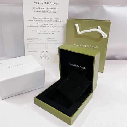 [Elowen Jewels]VA CLOVER BRACELET NECKLACE RING BOX GIFT BAG