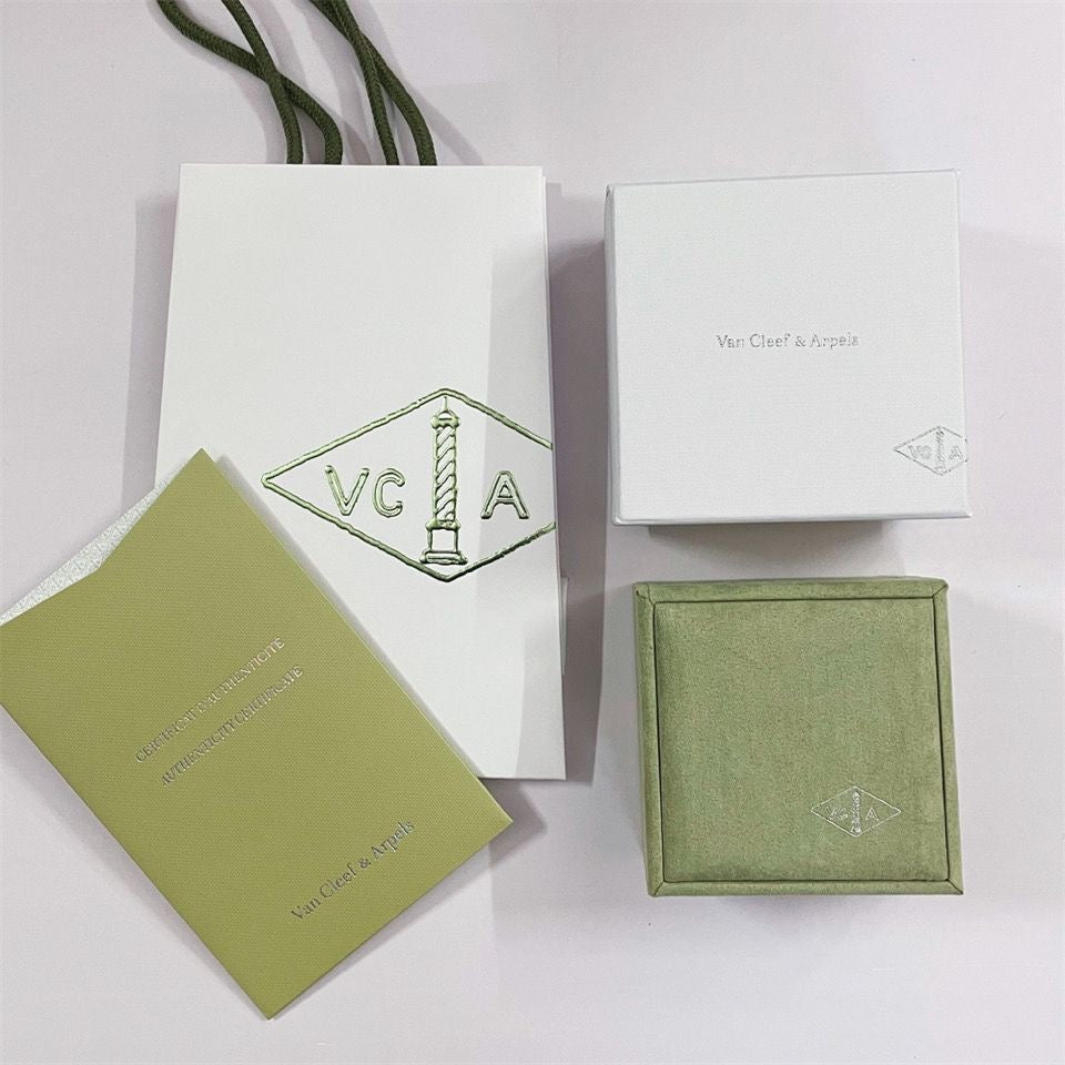 [Elowen Jewels]VA CLOVER BRACELET NECKLACE RING BOX GIFT BAG