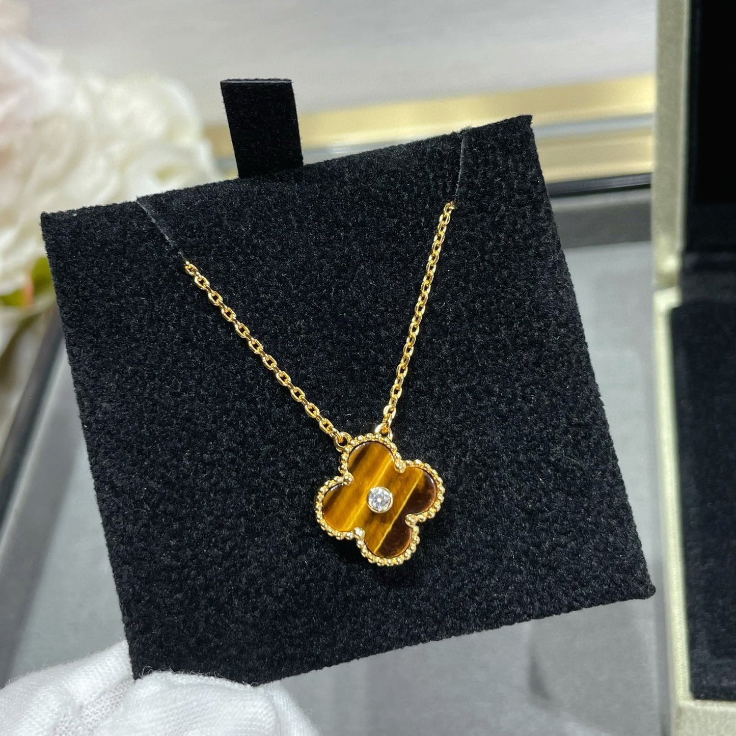 [Elowen Jewels]CLOVER 15MM DIAMOND AND YELLOW TIGER'S EYE AGATE necklace