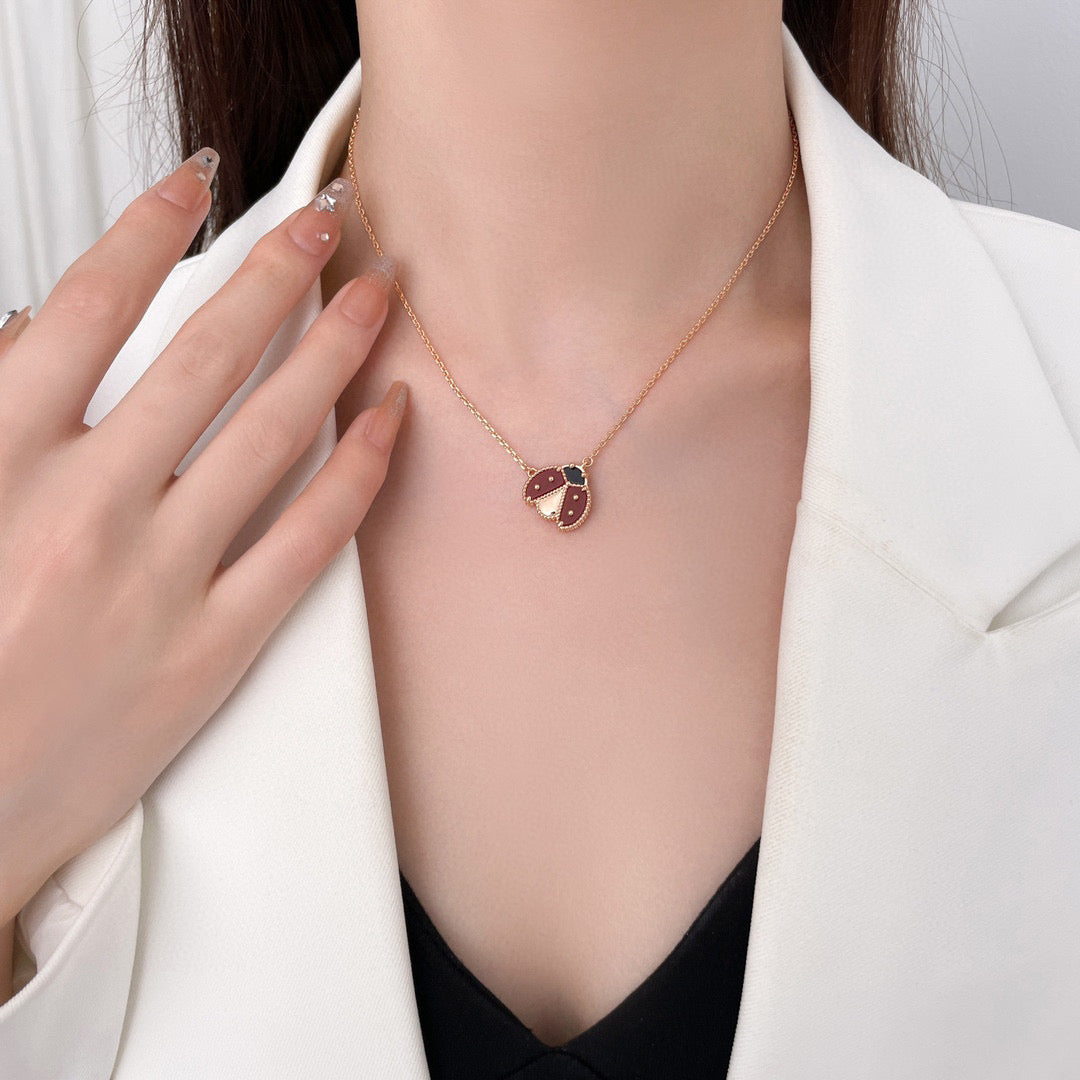 [Elowen Jewels]LUCKY  CARNELIANS LADYBUG NECKLACE