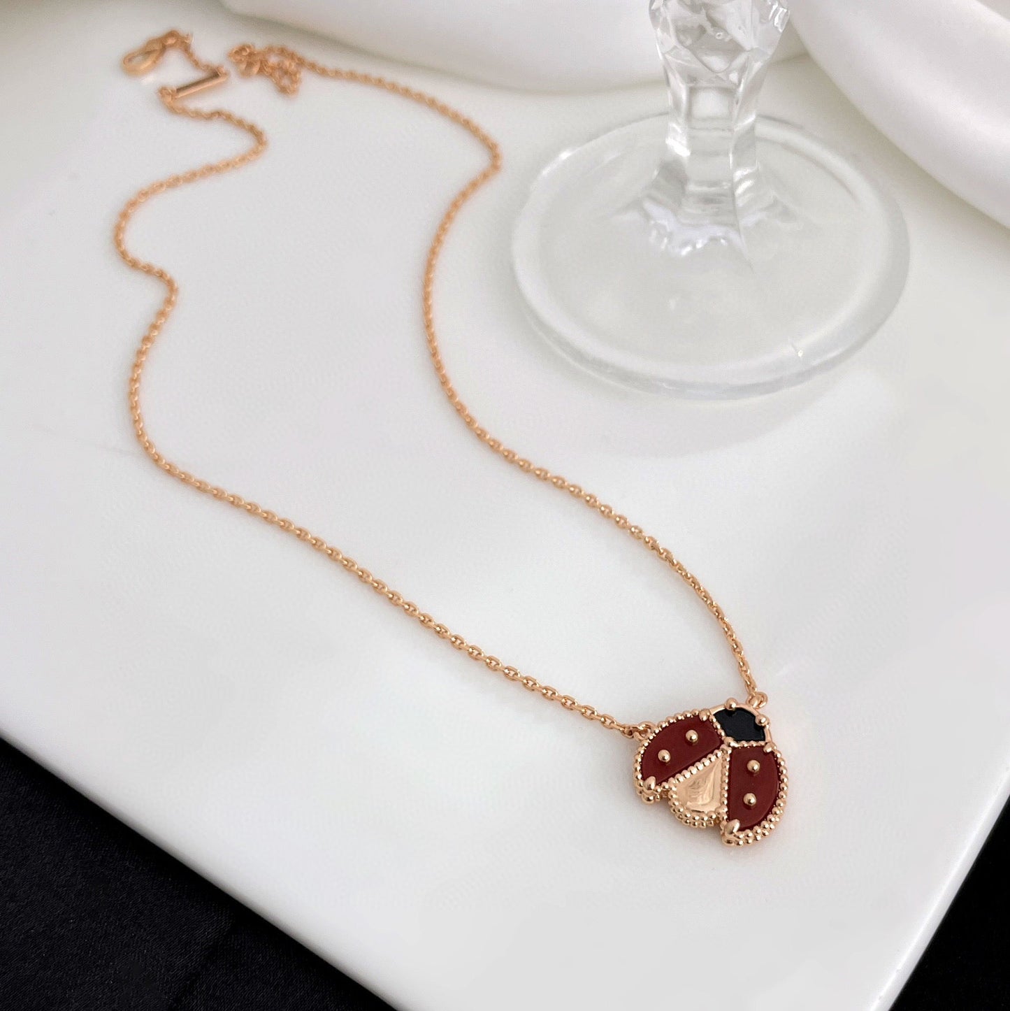 [Elowen Jewels]LUCKY  CARNELIANS LADYBUG NECKLACE