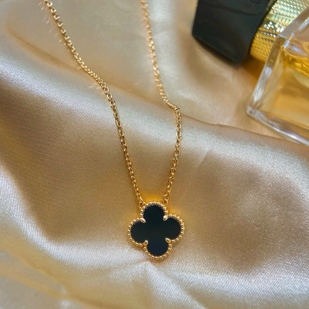 [Elowen Jewels]CLOVER 15MM BLACK ONYX SINGLE FLOWER NECKLACE