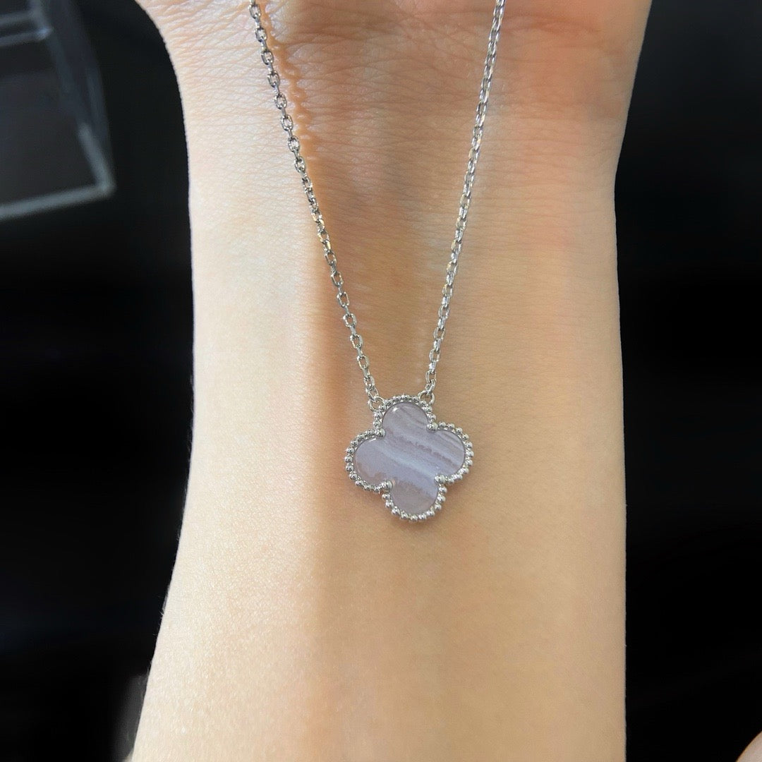 [Elowen Jewels]CLOVER 15MM BLUE CHALCEDONY NECKLACE SILVER
