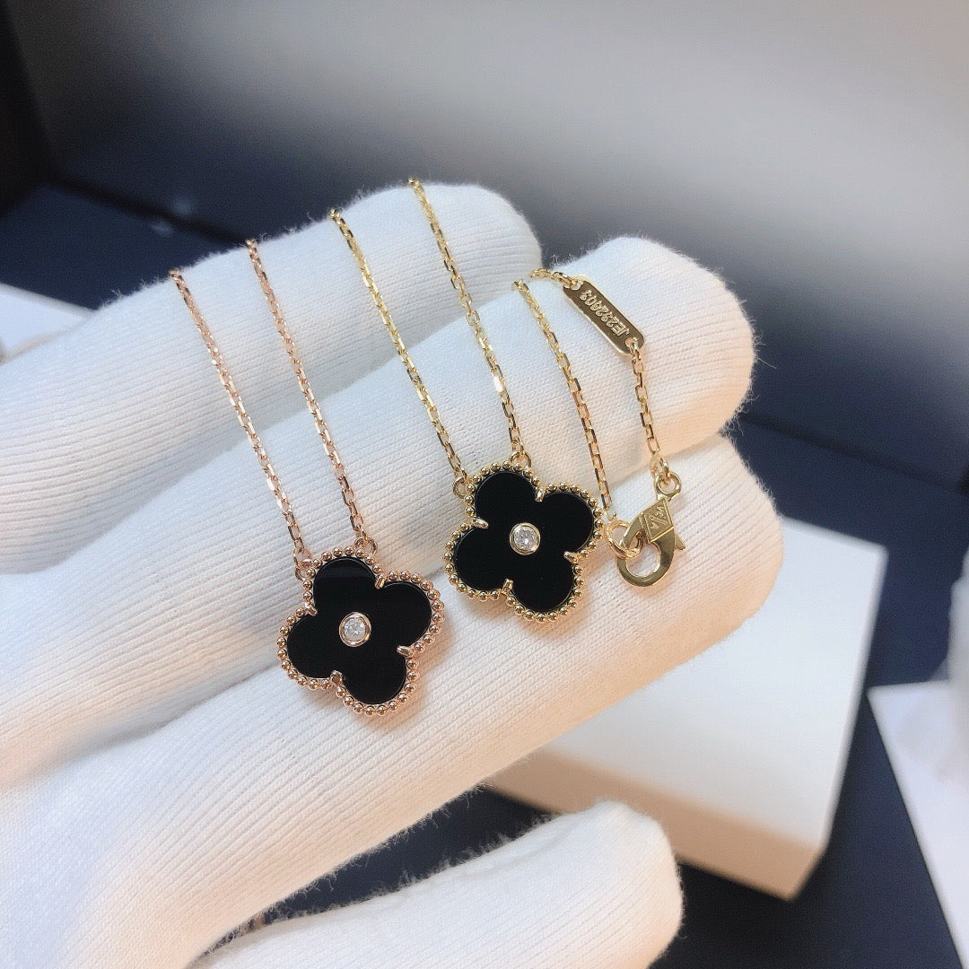[Elowen Jewels]CLOVER 15MM DIAMOND ONYX NECKLACE