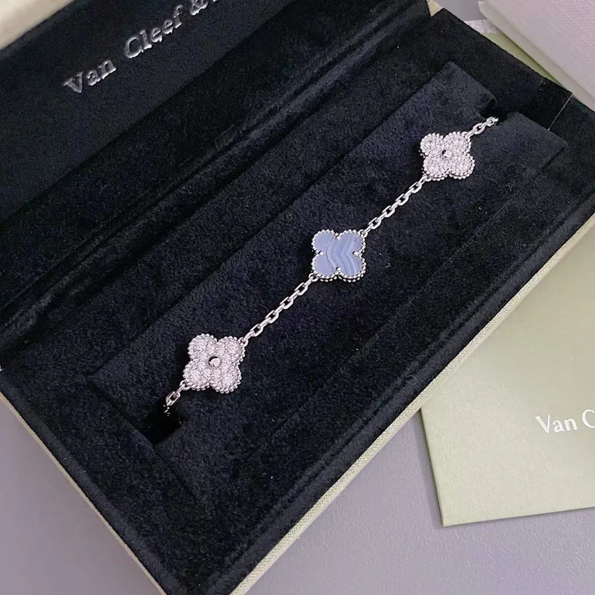[Elowen Jewels] CLOVER 5 MOTIF PURPLE CHALCEDONY BRACELET COLLECTION