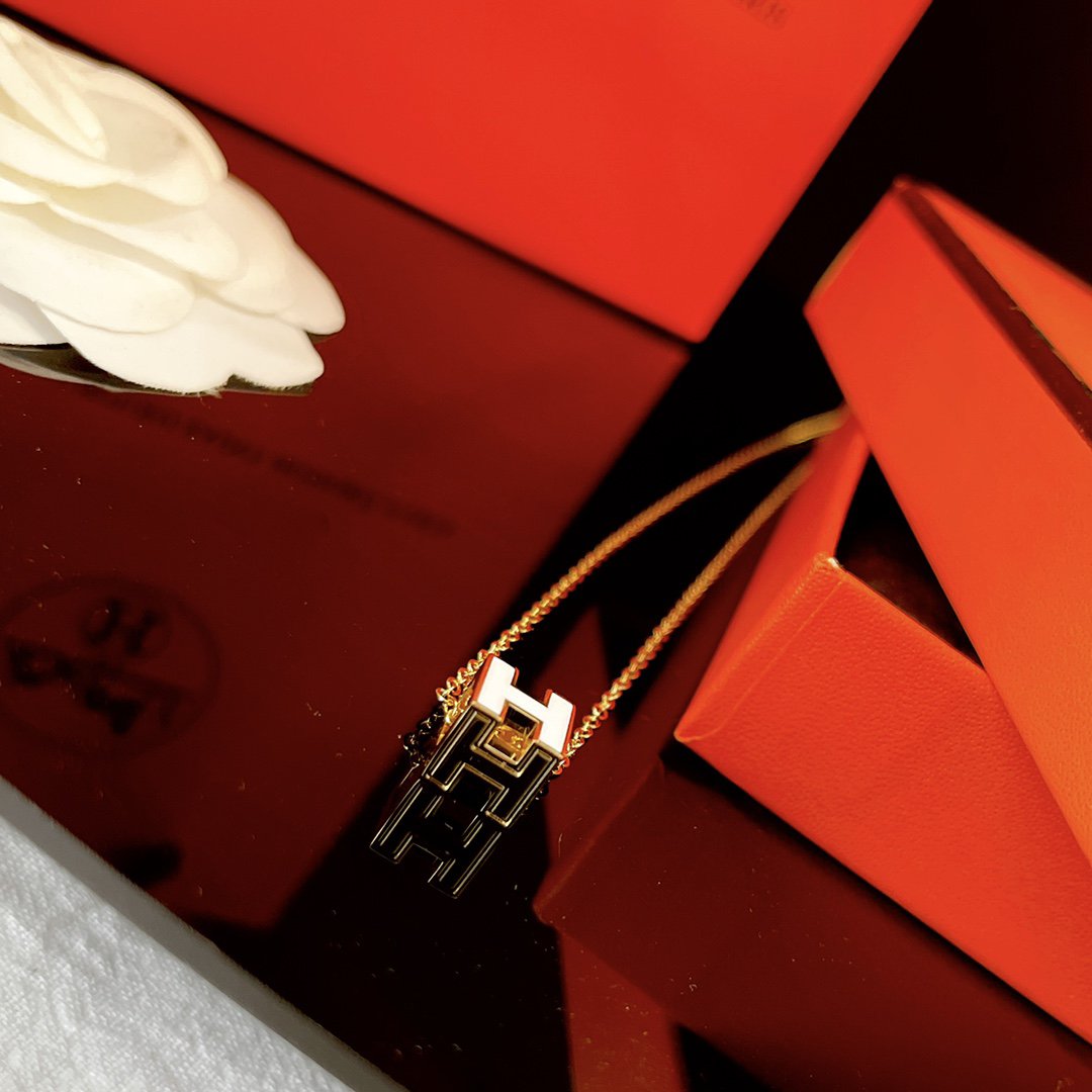 [Elowen Jewels]H WHITE SQUARE GOLD NECKLACE