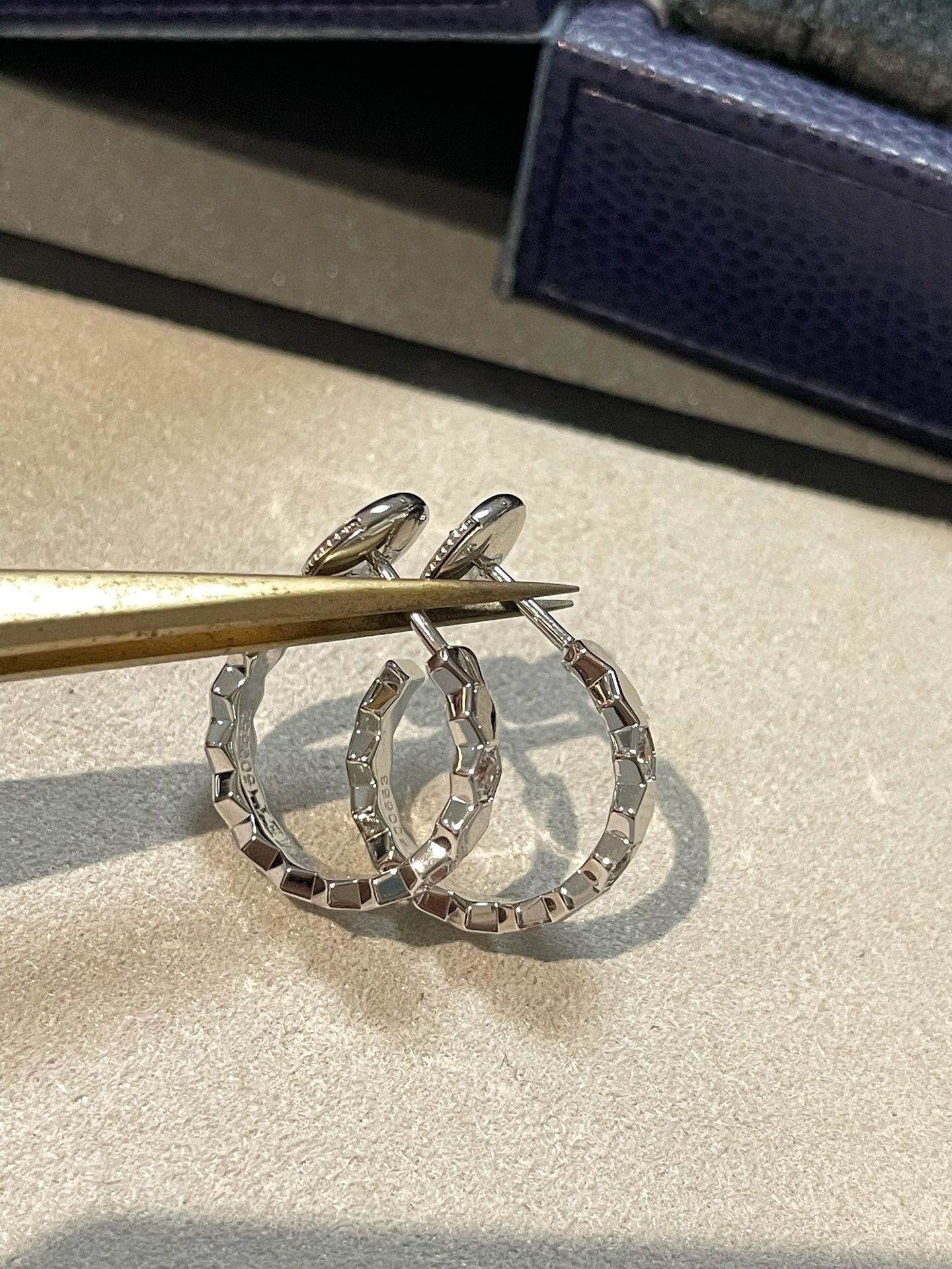 [Elowen Jewels]Hollow Design Four-Leaf Clover Flower Shape Earrings