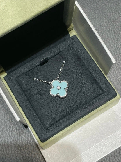 [Elowen Jewels]CLOVER 1 DIAMOND LIGHT BLUE SILVER NECKLACE