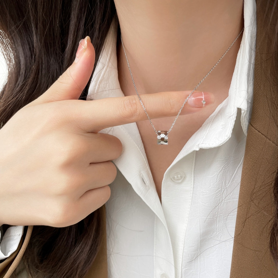 [Elowen Jewels]BEE MINI PEDANT DIAMOND NECKLACE