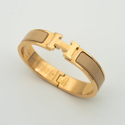 [Elowen Jewels]H GREY BRACELET