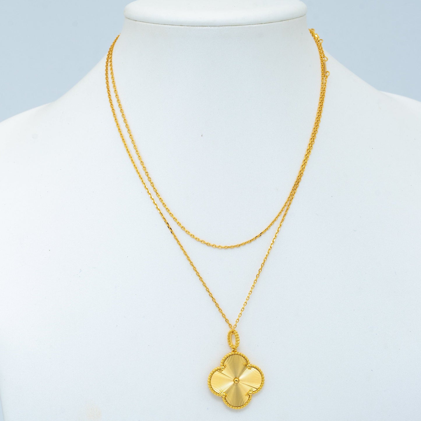 [Elowen Jewels]CLOVER 25MM PEDANT NECKLACE GOLD