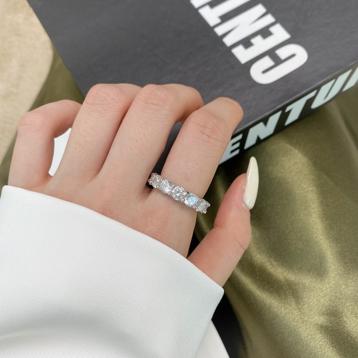 [Elowen Jewels]Gorgeous Round Cut Tennis Ring