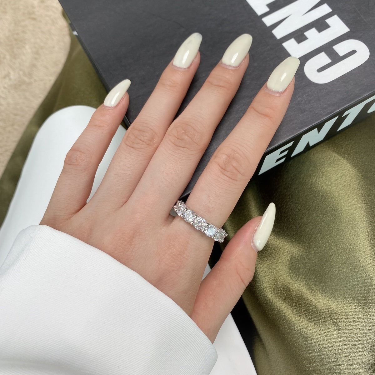 [Elowen Jewels]Gorgeous Round Cut Tennis Ring