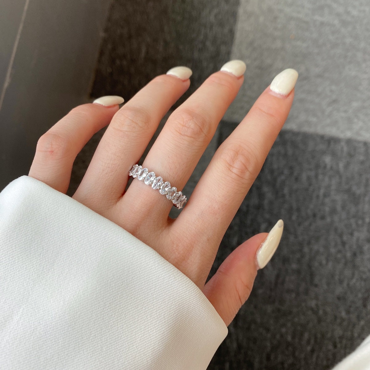 [Elowen Jewels]Ornate Oval Cut Tennis Ring