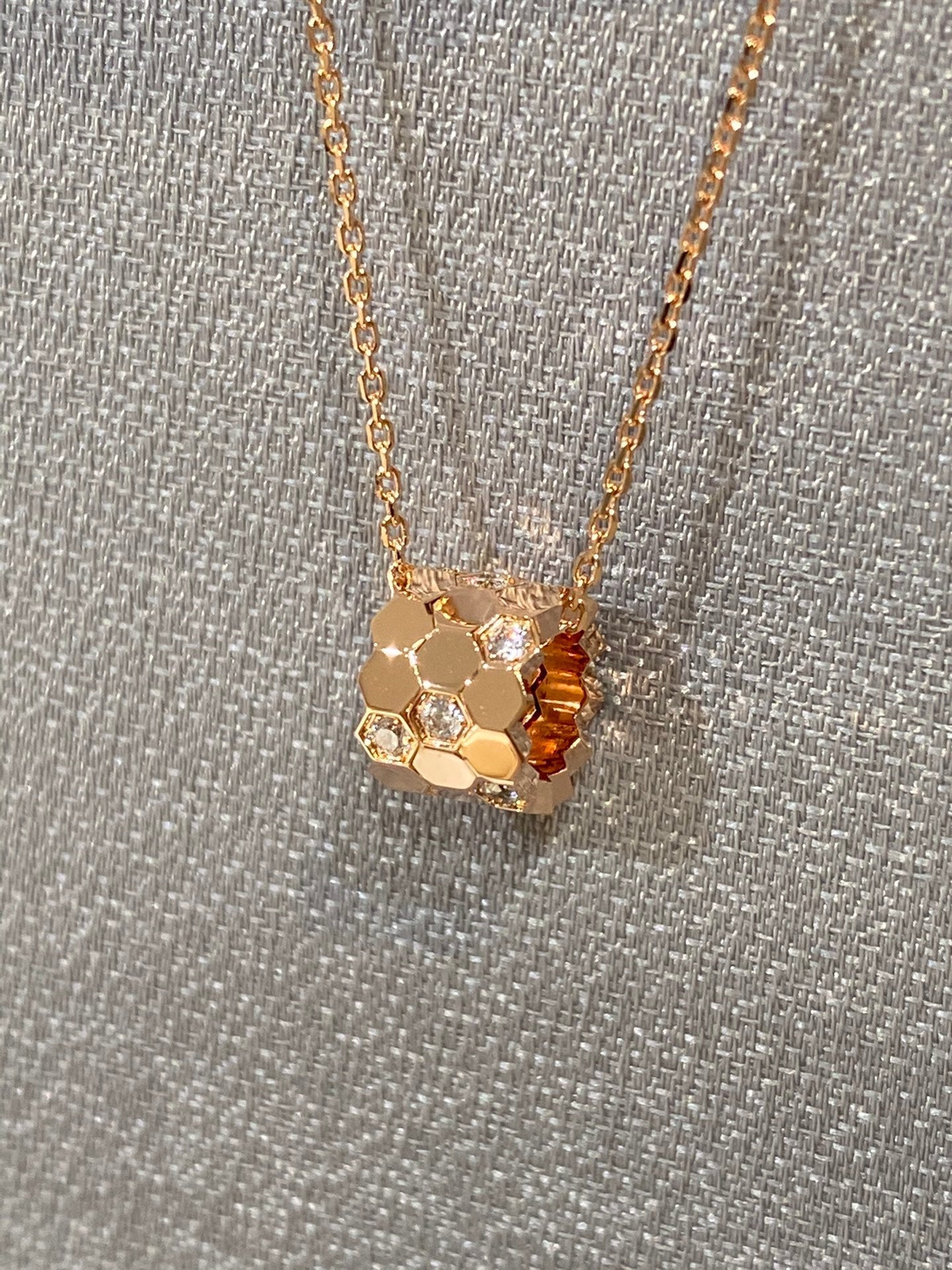 [Elowen Jewels]BEE LOVE DIAMOND NECKLACE