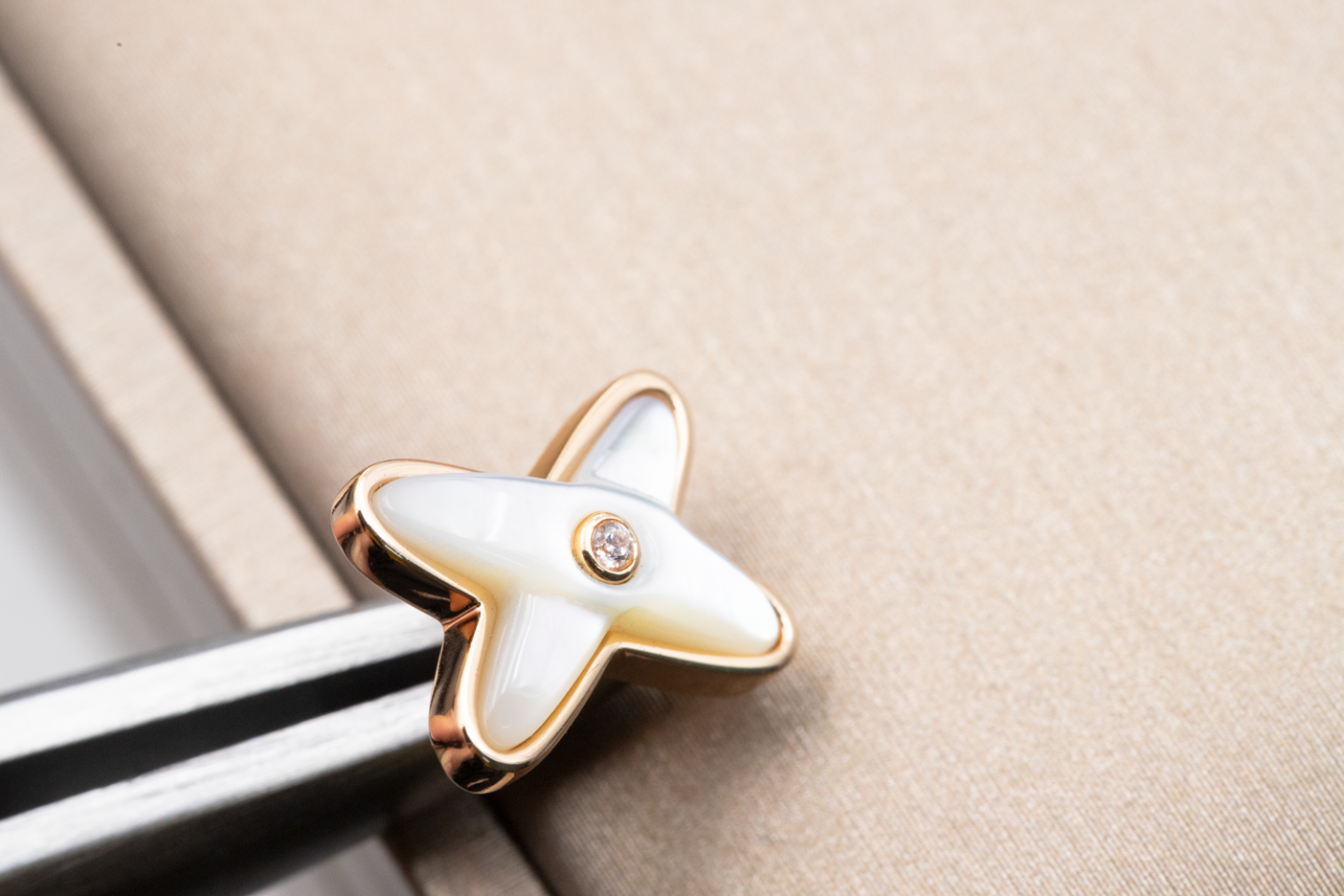 [Elowen Jewels]JEUX DE WHITE MOP ROSE GOLD DIAMOND EARRINGS