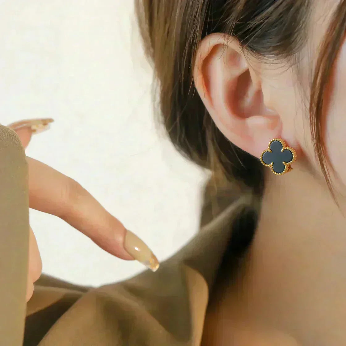 [Elowen Jewels]CLOVER MEDIUM 1 MOTIFS  ONYX STUD EARRINGS