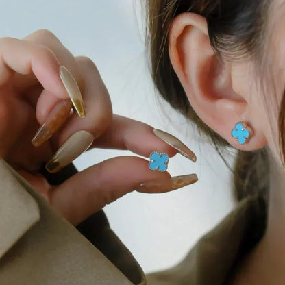[Elowen Jewels]CLOVER MINI 9.5MM ONYX STUD EARRINGS SILVER