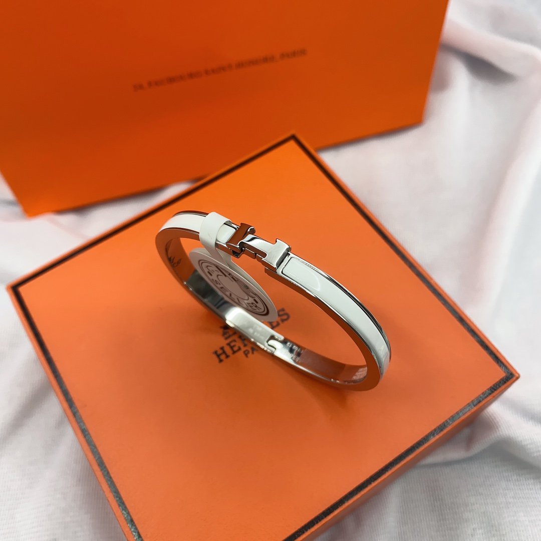 [Elowen Jewels]CLASSIC HM CLIC WHITE 8MM ENAMEL BRACELET