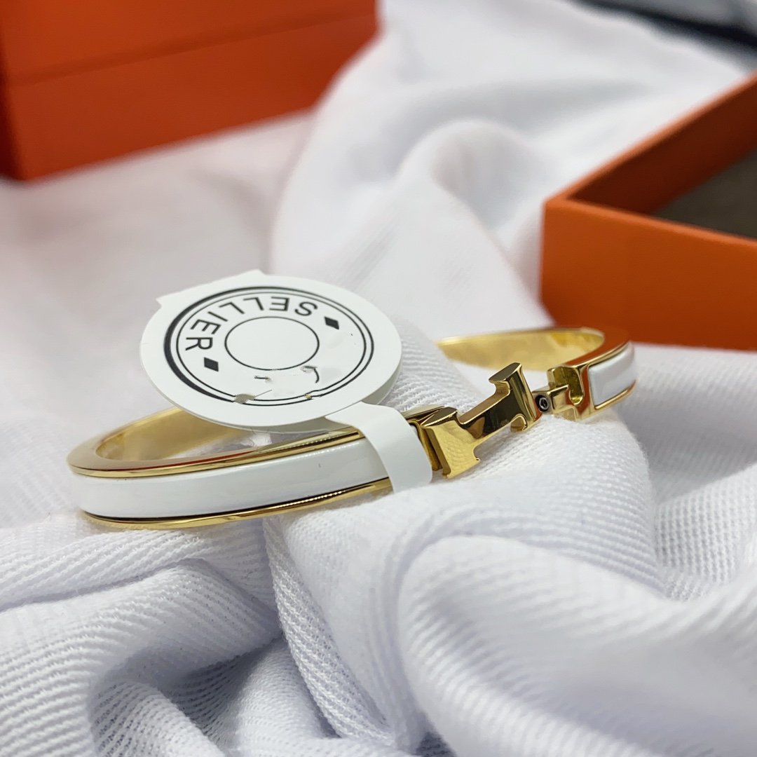 [Elowen Jewels]CLASSIC HM CLIC WHITE 8MM ENAMEL BRACELET