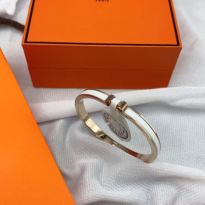 [Elowen Jewels]CLASSIC HM CLIC WHITE 8MM ENAMEL BRACELET