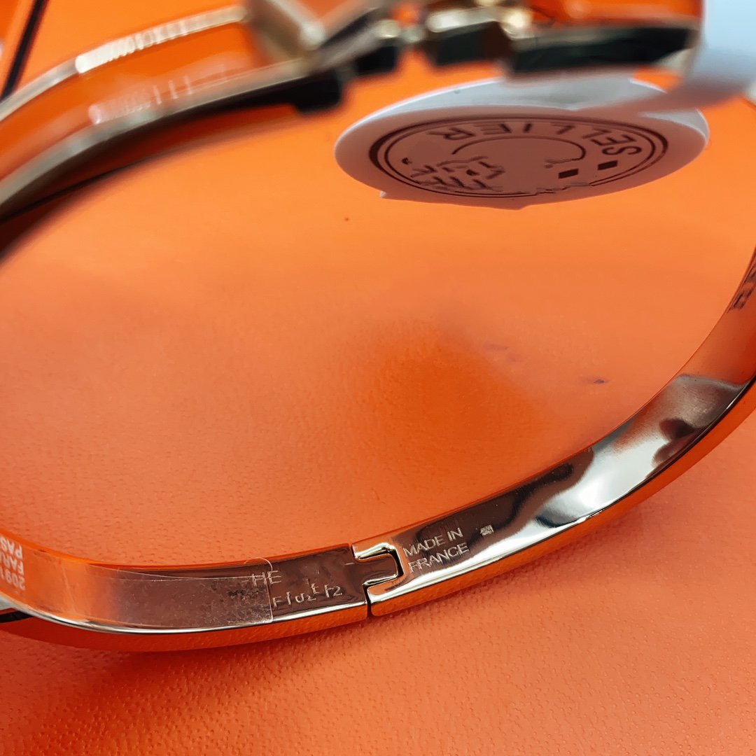 [Elowen Jewels]CLASSIC HM CLIC RED 8MM ENAMEL BRACELET