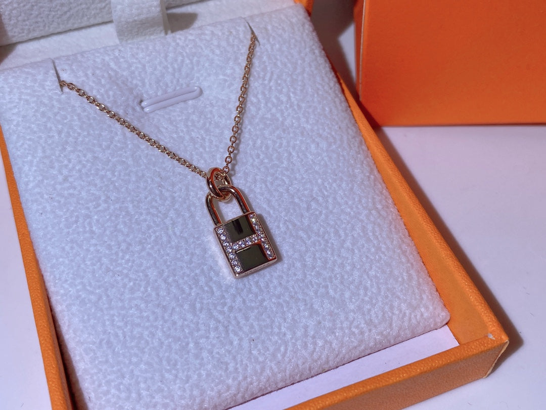 [Elowen Jewels]HM ADVANCED NICHE LOCK HEAD NECKLACE DIAMONDS
