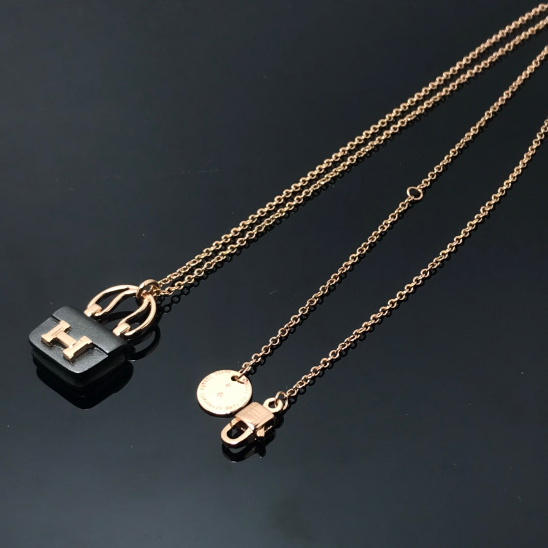 [Elowen Jewels]WOMEN'S HM AMULETTES CONSTANCE PENDANT NECKLACE