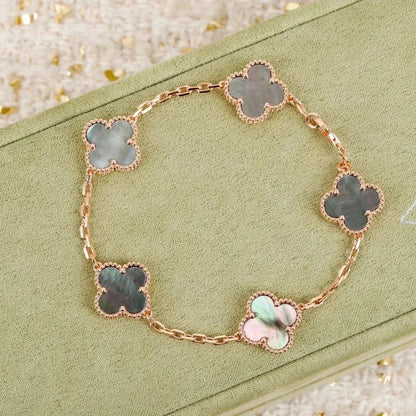 [Elowen Jewels] CLOVER 5 MOTIF GRAY MOP BRACELET COLLECTION