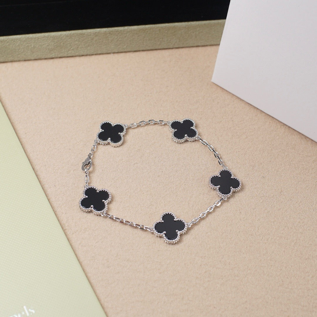 [Elowen Jewels] CLOVER 5 MOTIF ONYXS BRACELET COLLECTION