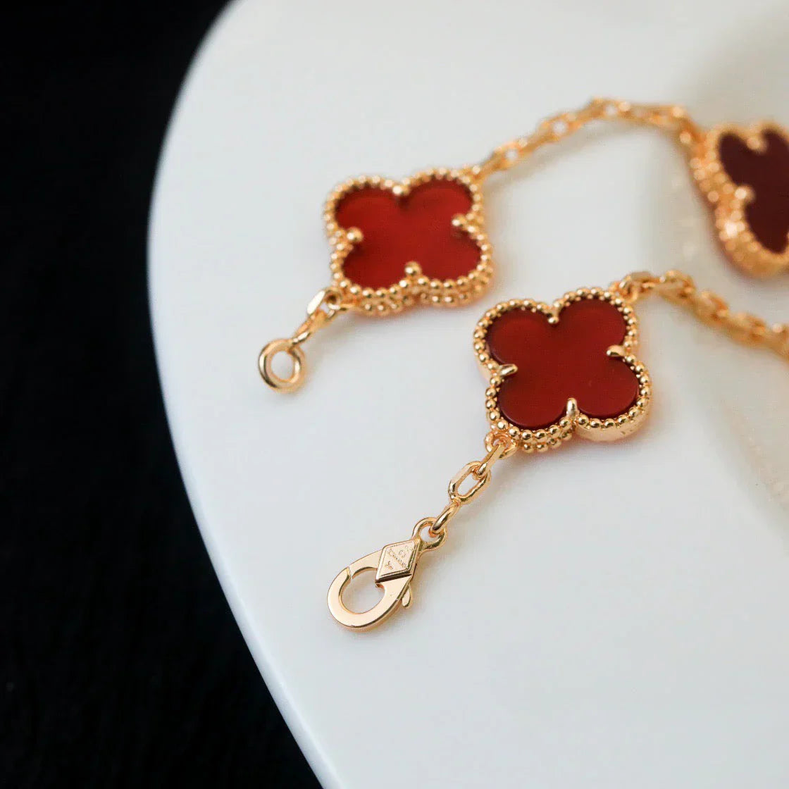 [Elowen Jewels] CLOVER 5 MOTIF RED CORNELIAN BRACELET COLLECTION