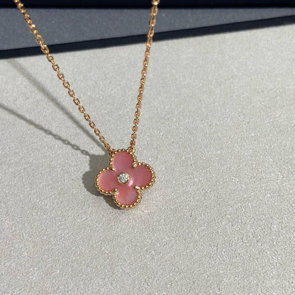 [Elowen Jewels]CLOVER 15MM DIAMOND PINK MOP NECKLACE